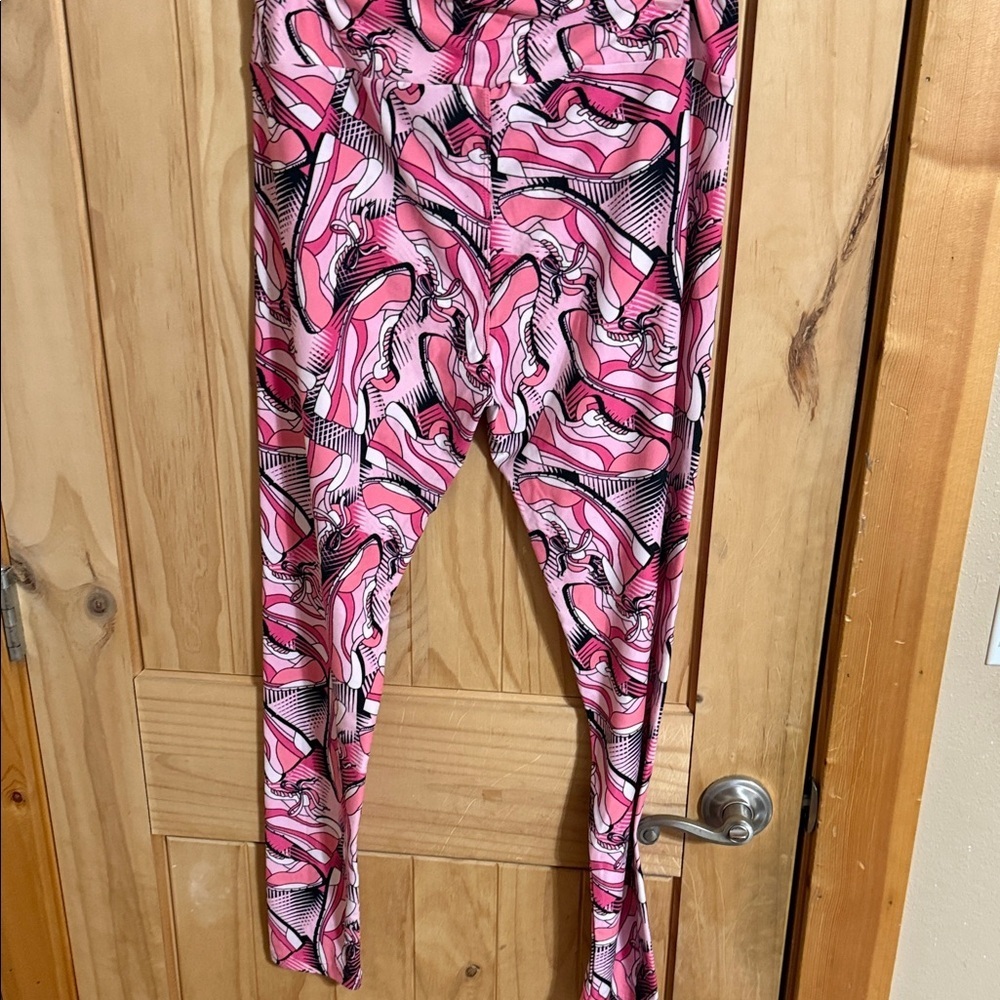 LuLaRoe Stylish Pink Patterned Womens Leggings - Picture 3 of 4